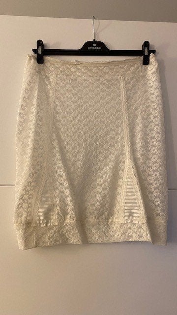Witte onderrok met bloemen, Taille 38/40 (M), Enlèvement ou Envoi, Au-dessus du genou, Comme neuf