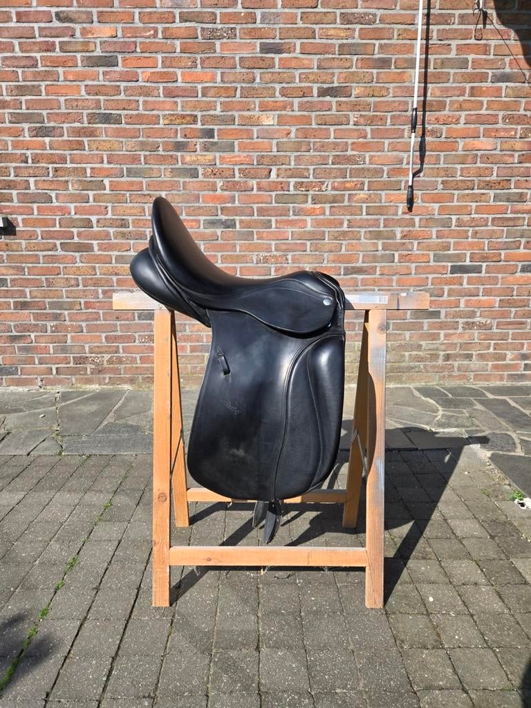 Dressuurzadel Zaldi New Kent 18 inch, Animaux & Accessoires, Enlèvement