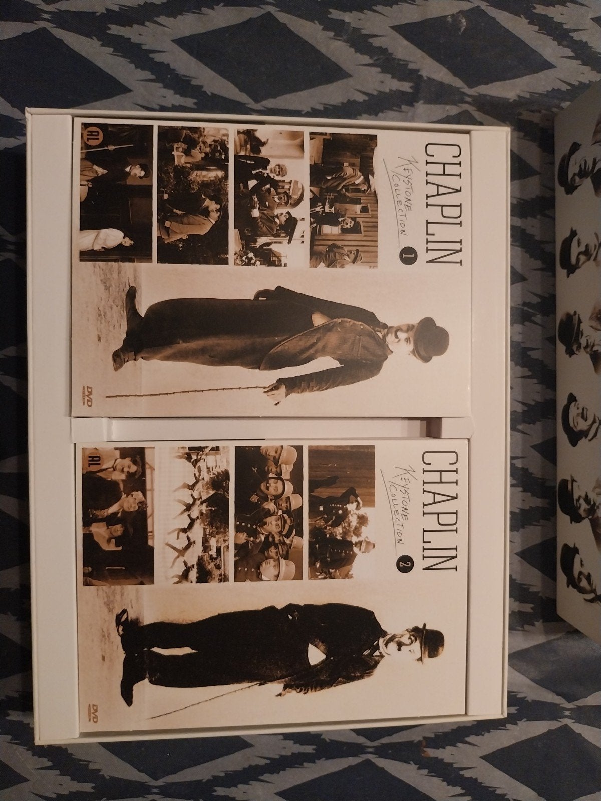 Chaplin Collection, Enlèvement
