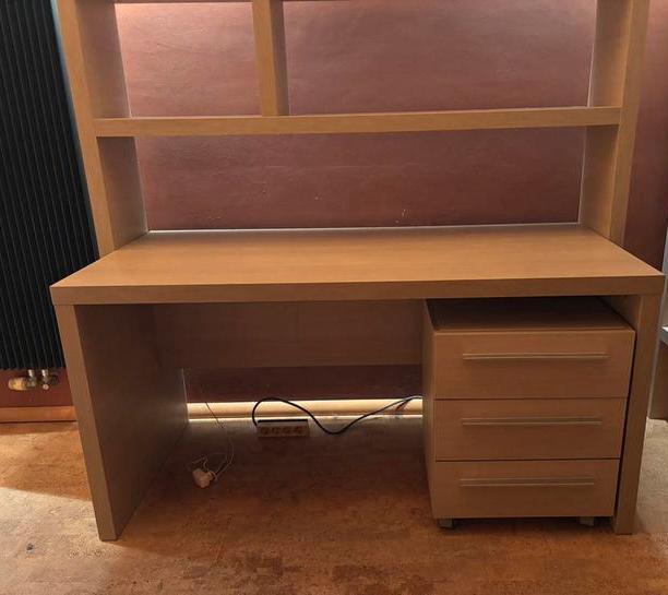 Bureau, Ophalen, Zo goed als nieuw