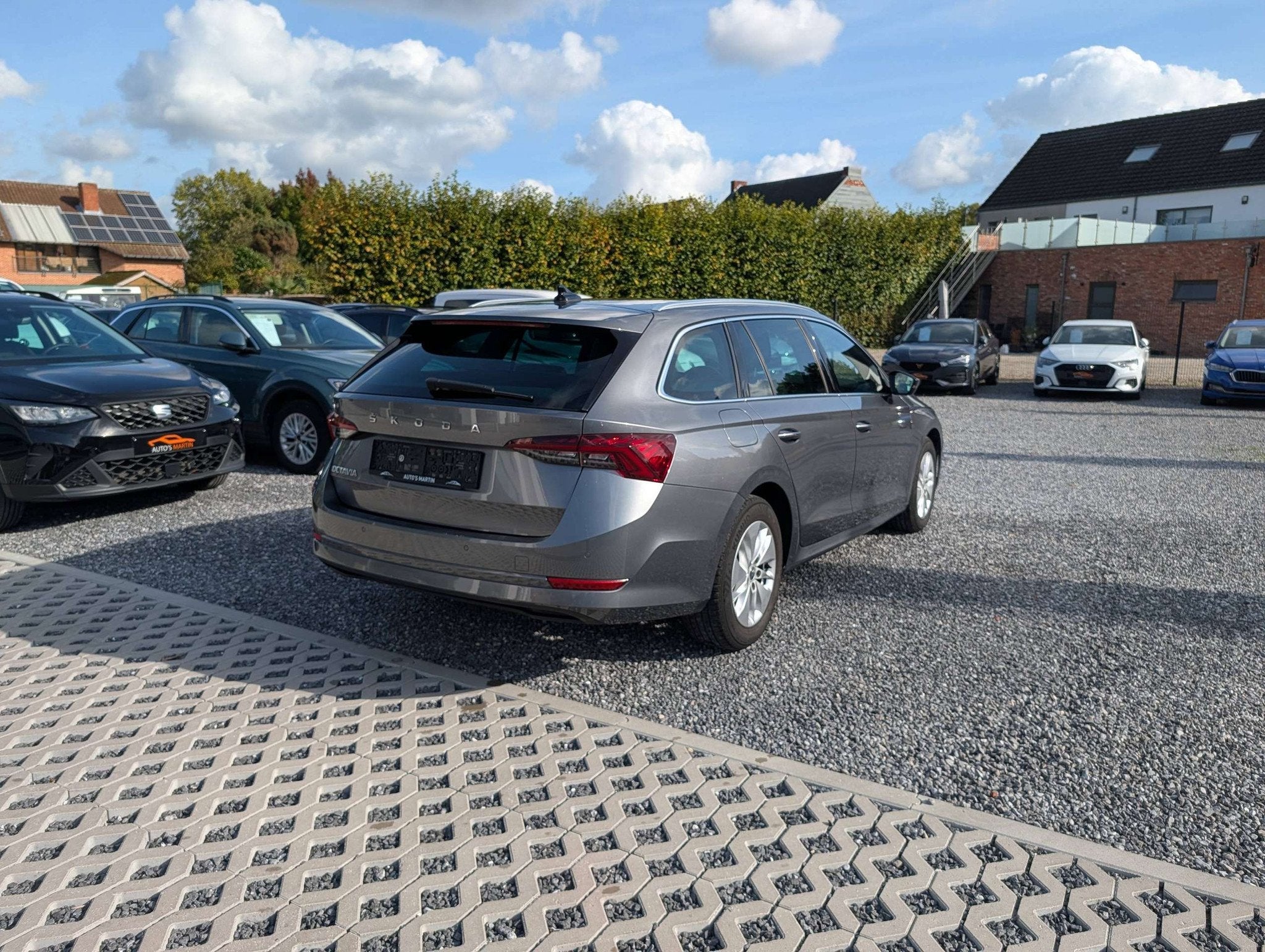 Skoda Octavia SW 2.0 TDi SCR DSG | NAVI/CARPLAY | ZETELVERWA, Auto's, Stof, Gebruikt, Euro 6, 4 cilinders