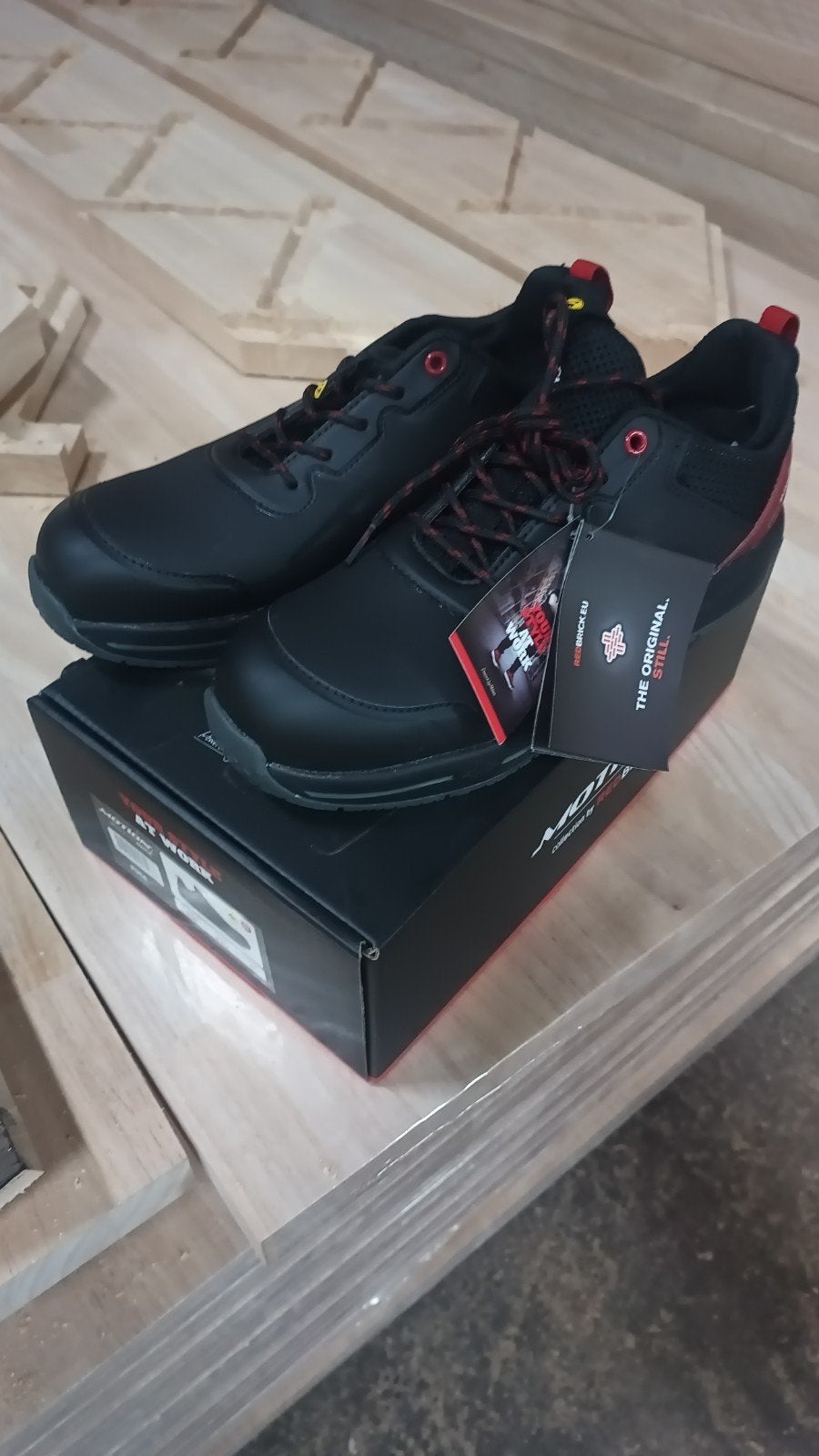 nieuwe werkschoenen redbrick motion fuse, Ophalen