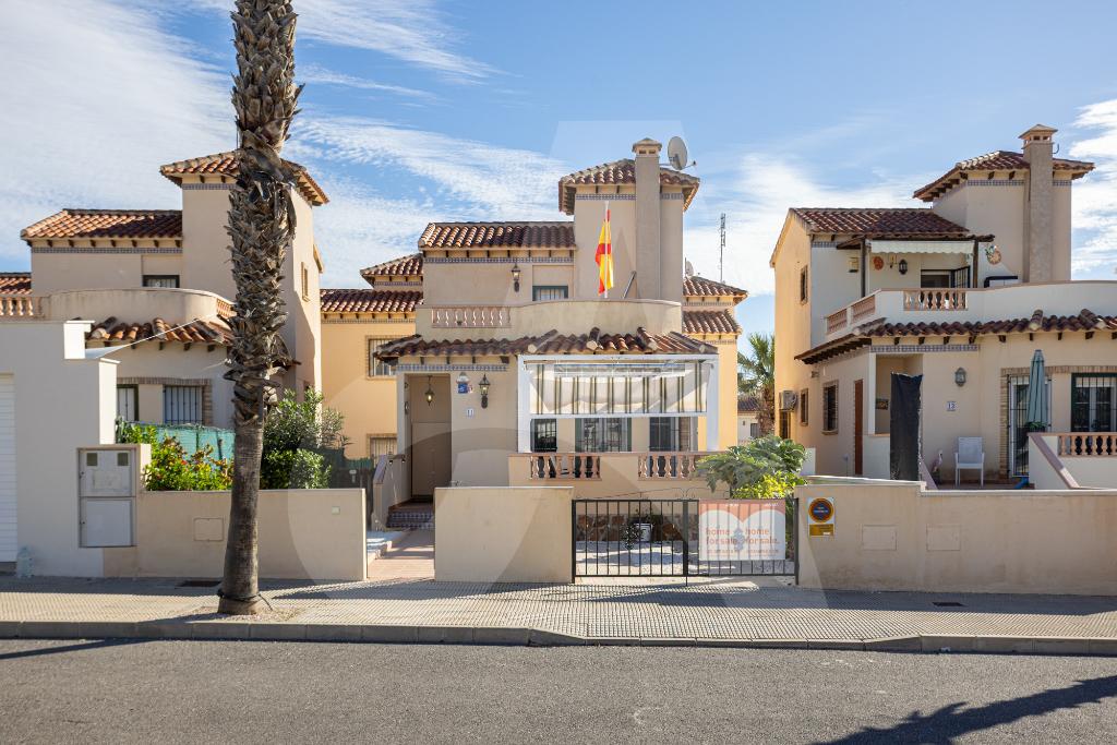Villa te koop in Urbanisatie El Raso, Guardamar del Segura, 81 m², Maison individuelle, Guardamar del segura