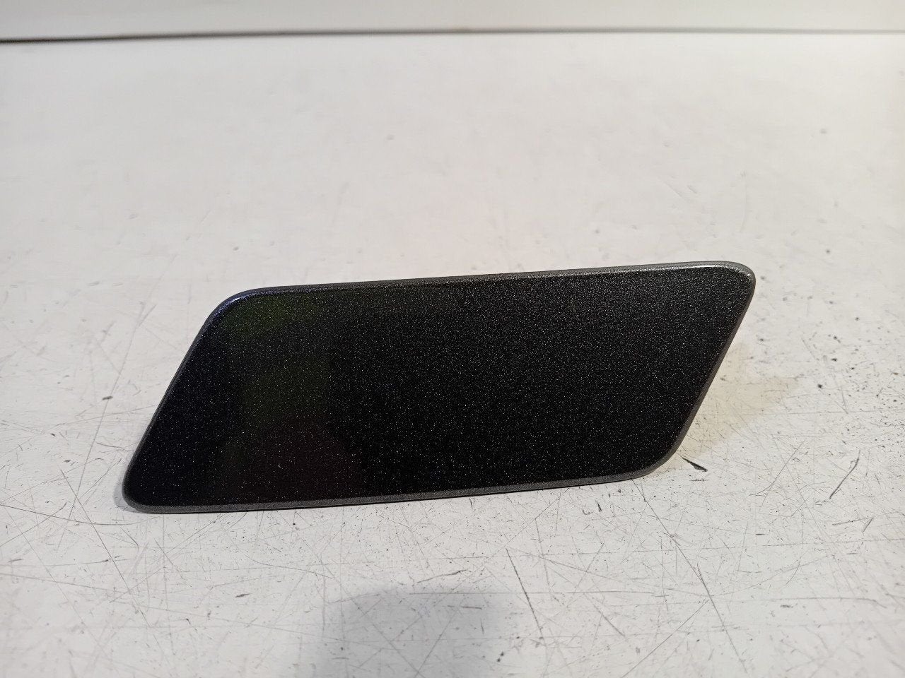 Bumperdeel links voor Land Rover Discovery, Onderdelen@venauto.nl, Van der Ven Autorecycling B.V., Ettenseweg 76, 4706 PB Roosendaal, The Netherlands