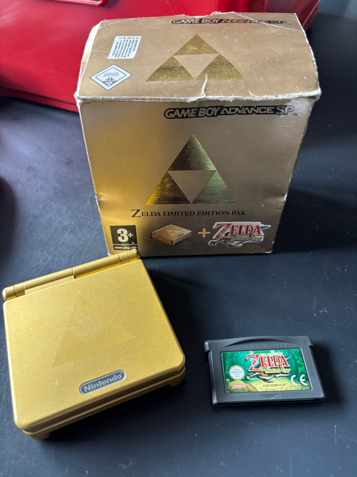 Game boy advance limited edition zelda, Games en Spelcomputers, Spelcomputers | Nintendo Game Boy, Ophalen, Zo goed als nieuw