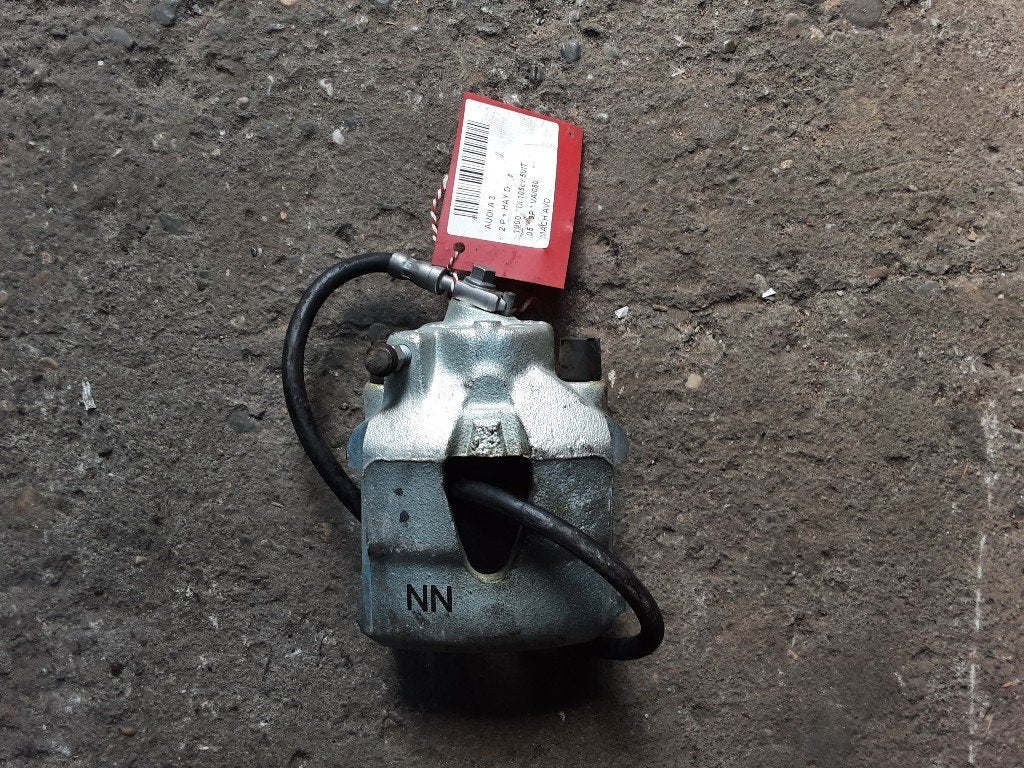REMKLAUW RECHTS VOOR Audi A3 (8P1) (01-2003/08-2012), Auto-onderdelen, Gebruikt, Audi