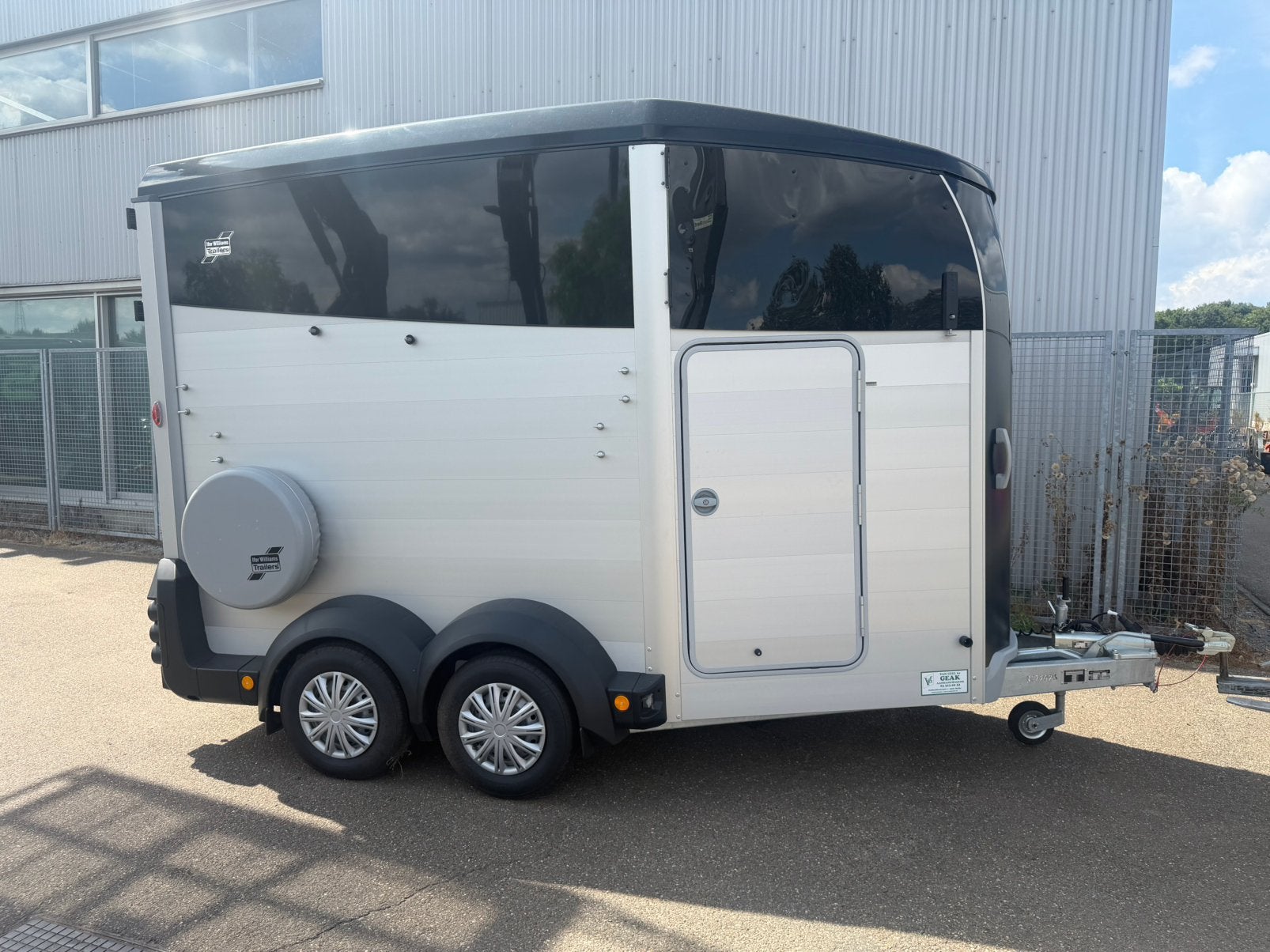 Remorque pour 2 chevaux Hbx 511 avec sellier, Enlèvement, Neuf