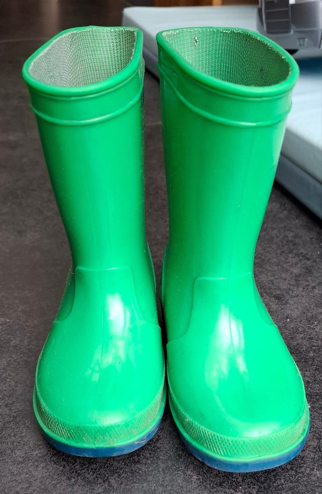 regenlaarzen 24, Ophalen