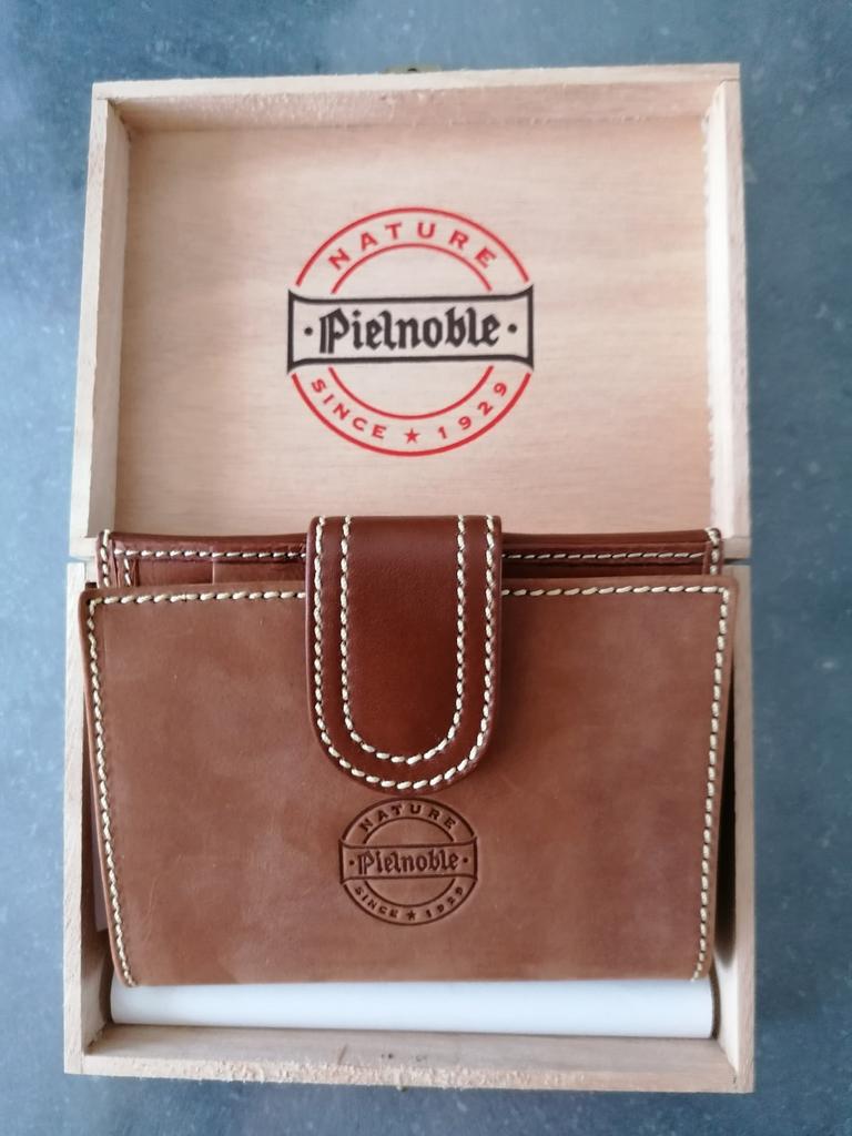 Splinternieuwe heren/dames geldbeugel.Pielnoble sinds 1929., Ophalen