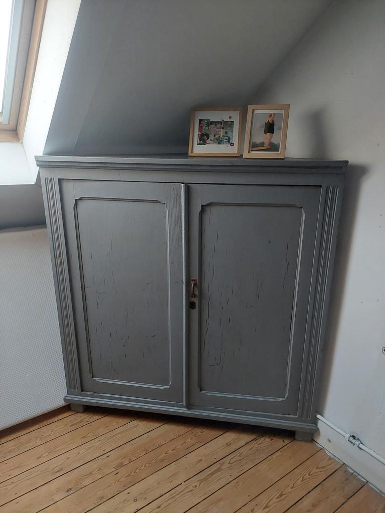 Meuble en coin gris, Maison & Meubles, Armoires | Commodes, 3 ou 4 tiroirs, 100 à 150 cm, Enlèvement, Utilisé