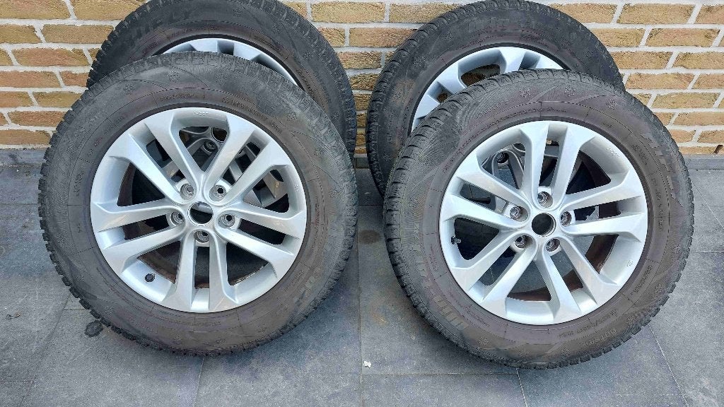4xHifly winterbanden 225/65R17 op Alu velgen Nissan X-trail, Autos : Pièces & Accessoires, Pneus & Jantes, Pneus et Jantes, Pneus hiver