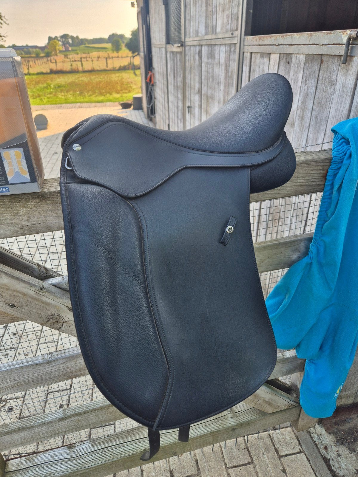 selle de dressage poney Wintec large 16,5 pouces, Animaux & Accessoires, Chevaux & Poneys | Selles, Enlèvement, Wintec
