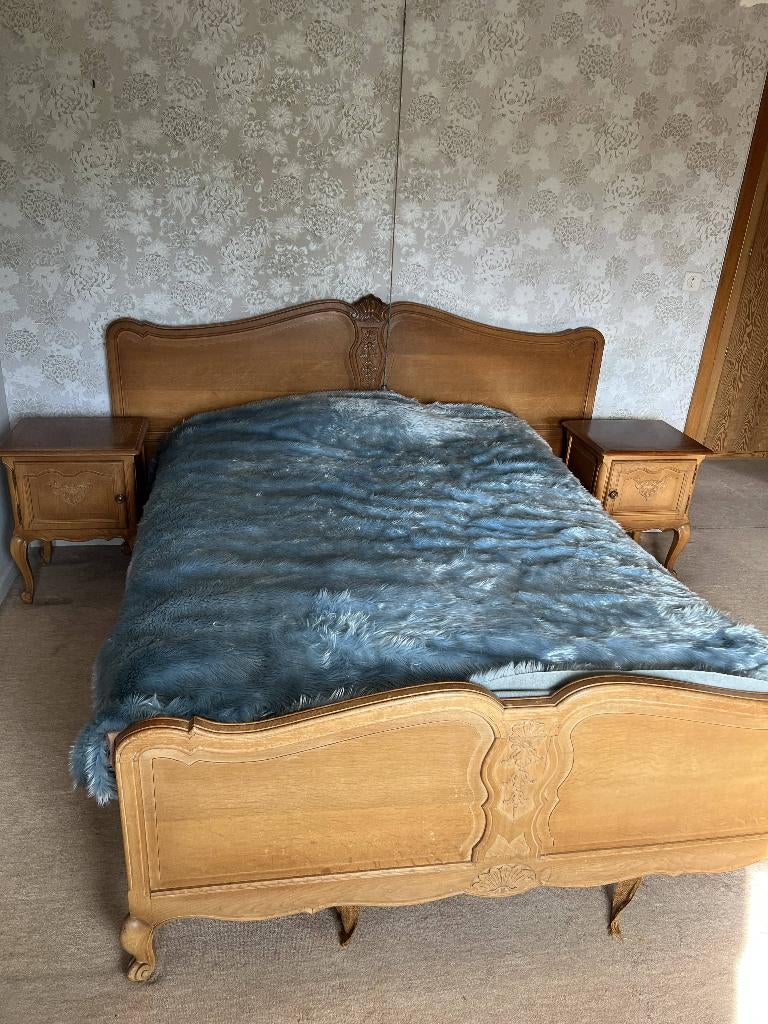 Antiek houten bed + 2 bijpassende nachtkastjes, Huis en Inrichting, Slaapkamer | Bedden, Ophalen