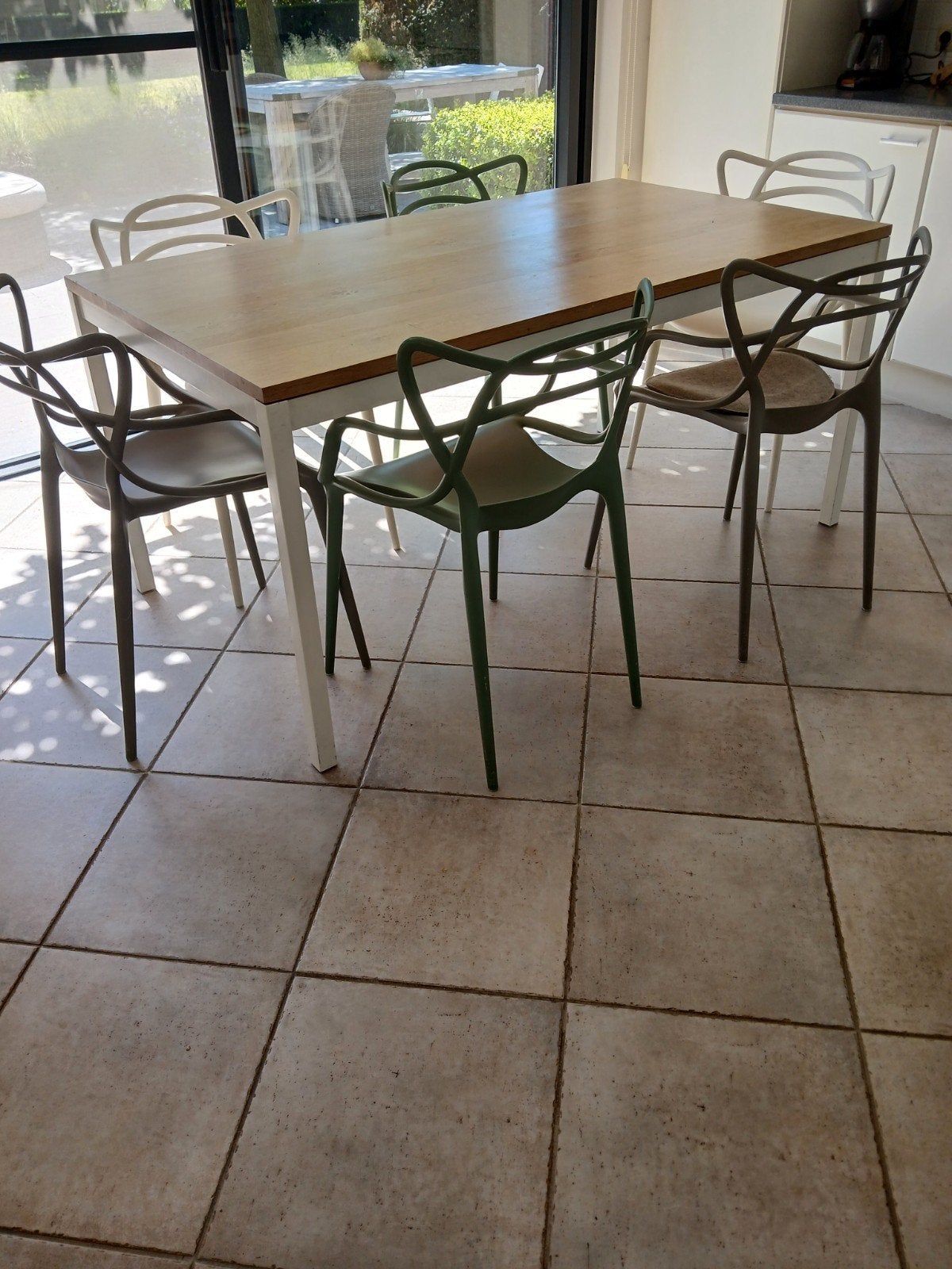 Tafel met passende stoelen, Ophalen