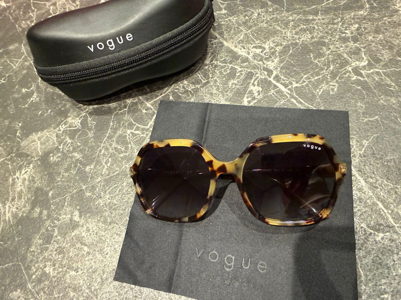 Zonnebril Vogue, Zonnebril, Bruin, Nieuw, Ophalen