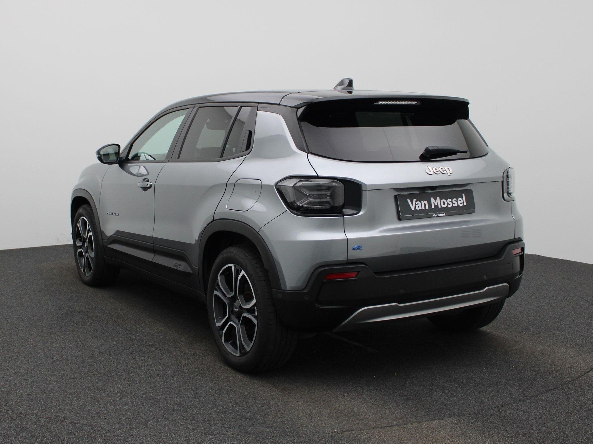 Jeep Avenger 54kWh Summit (automatique), Autos, Argent ou Gris, Achat, 334 min, Noir