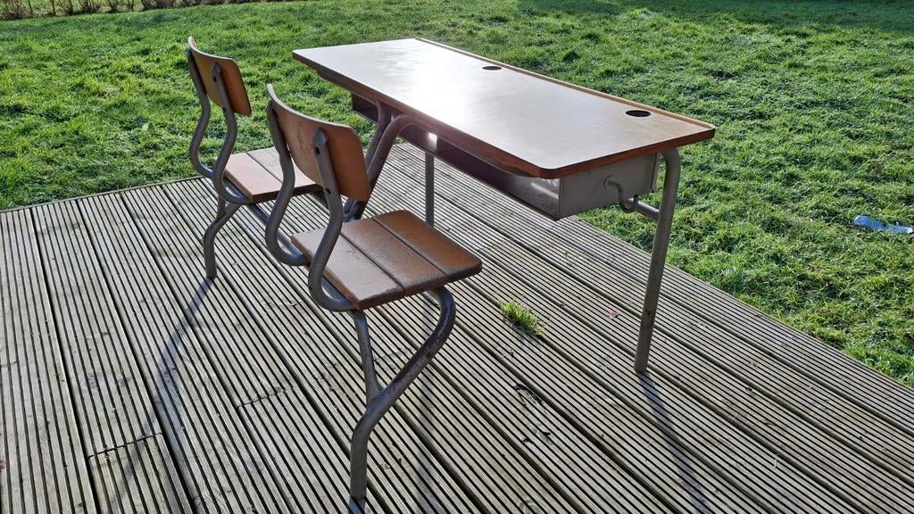 Bureau lessenaar kinderen, Ophalen