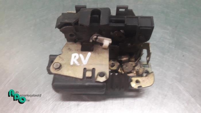Serrure portière mécanique 2portes droite d'un Renault Meg, Renault, -, 3 mois de garantie, Utilisé