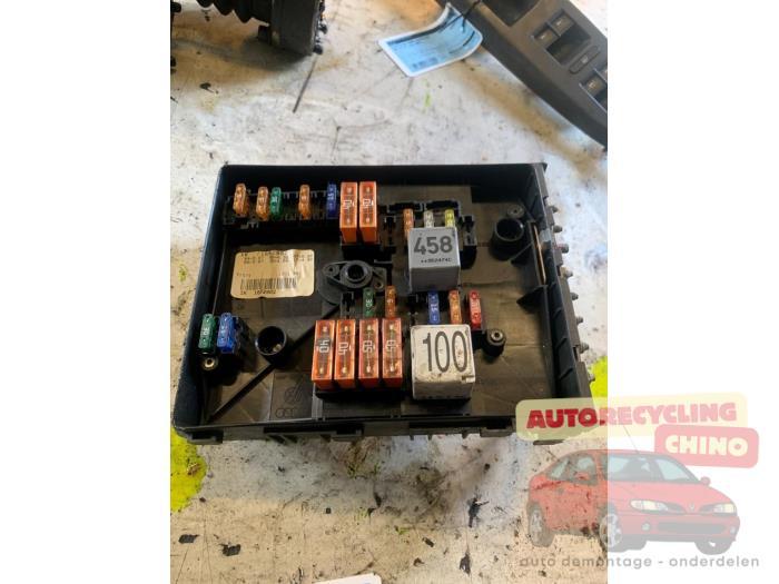 Boîte à fusibles d'un Volkswagen Jetta, Volkswagen, -, 3 mois de garantie, Utilisé