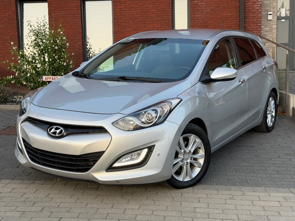Hyundai i30 Sw (1.6CRDi) 110Ch (Full options) 154.613Km, Autos, Boîte manuelle, 5 portes, I30, 117 g/km