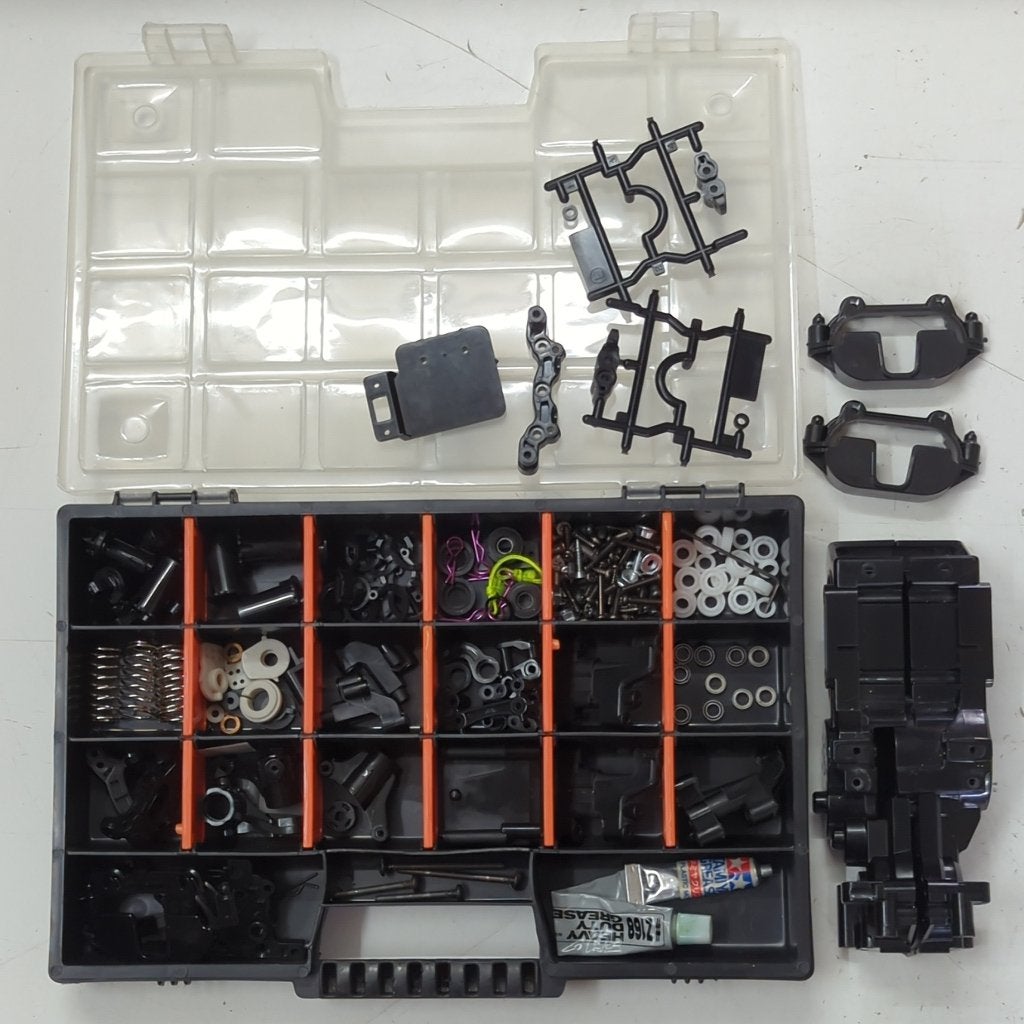 Tamiya M-05 onderdelen deels nieuw, draagarmen, chassisdelen, Hobby en Vrije tijd, Modelbouw | Radiografisch | Auto's, Gebruikt