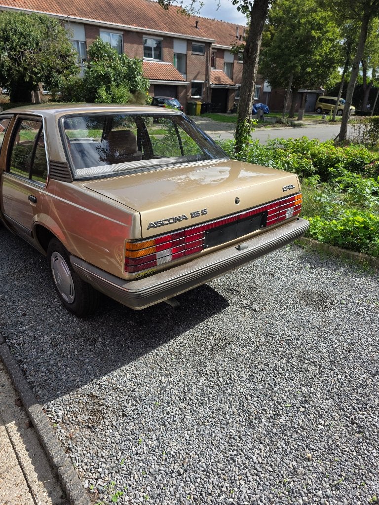 Opel ascona c als in perfecte staat, Voorwielaandrijving, 4 deurs, Stof, 1600 cc