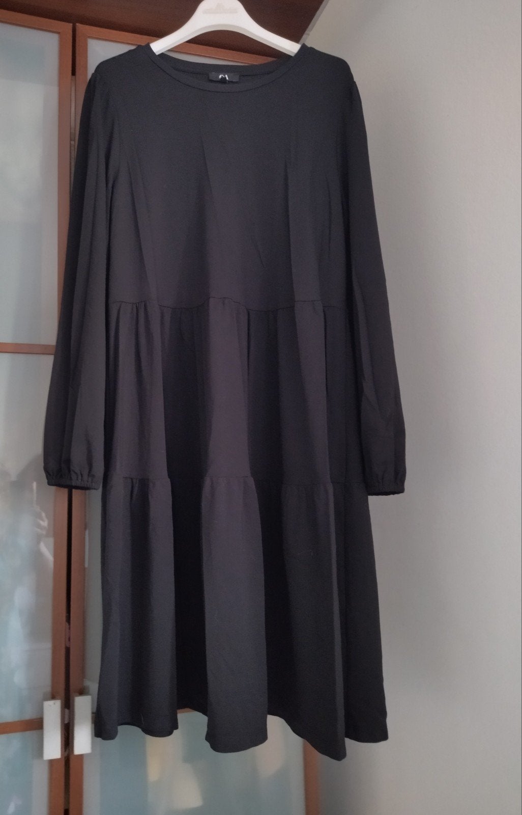 Robe midi noire. mi- Saison. C&A, Taille 38/40 (M), Enlèvement ou Envoi, Comme neuf, C&a