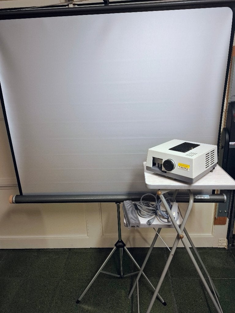 Diaprojector,  tafel en scherm 1,30x1,30, Ophalen, Gebruikt, Met scherm