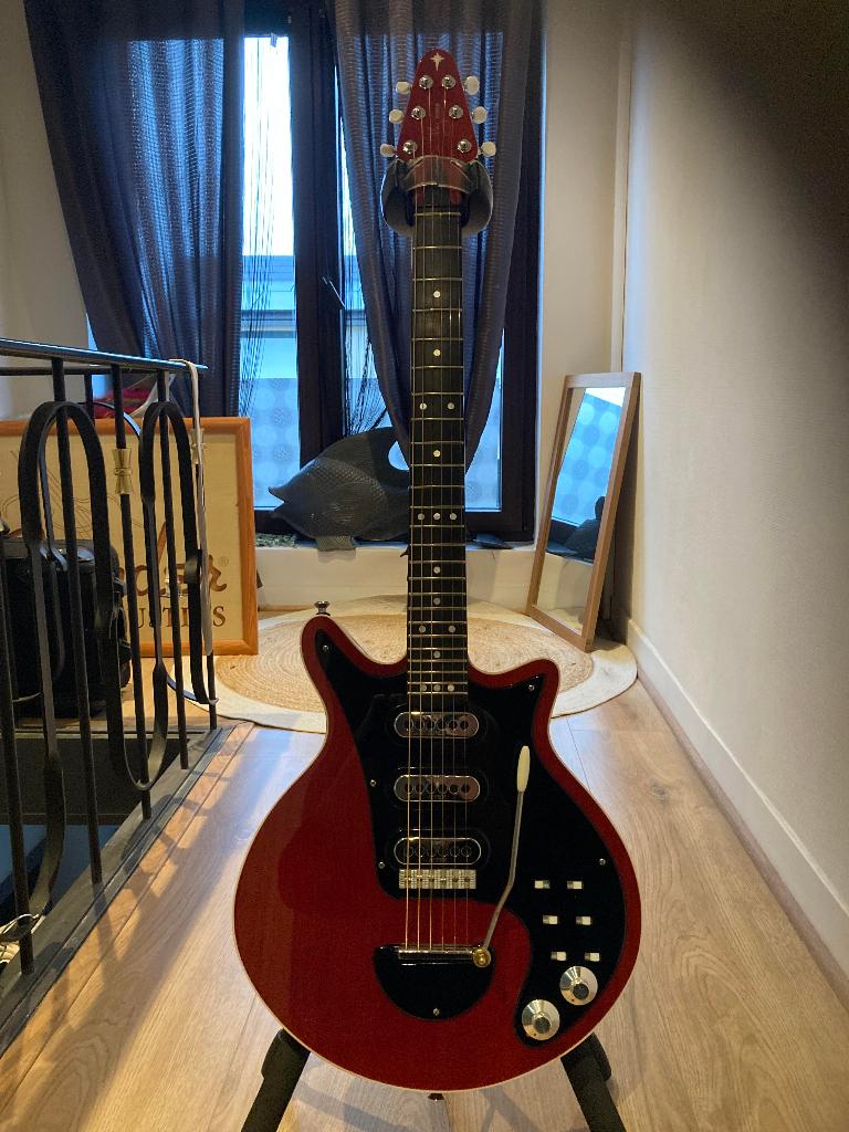 Brian May custom shop guitar Super - Antique Cherry, Musique & Instruments, Enlèvement, Comme neuf, Guitare électrique