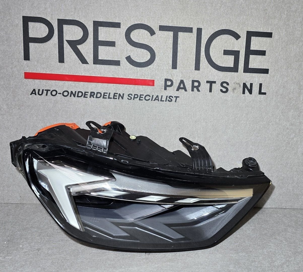 Koplamp Audi A1 82A Voll LED Rechts Origineel 82A941774 034D, -, Origine de la pièce connue, Audi, Utilisé