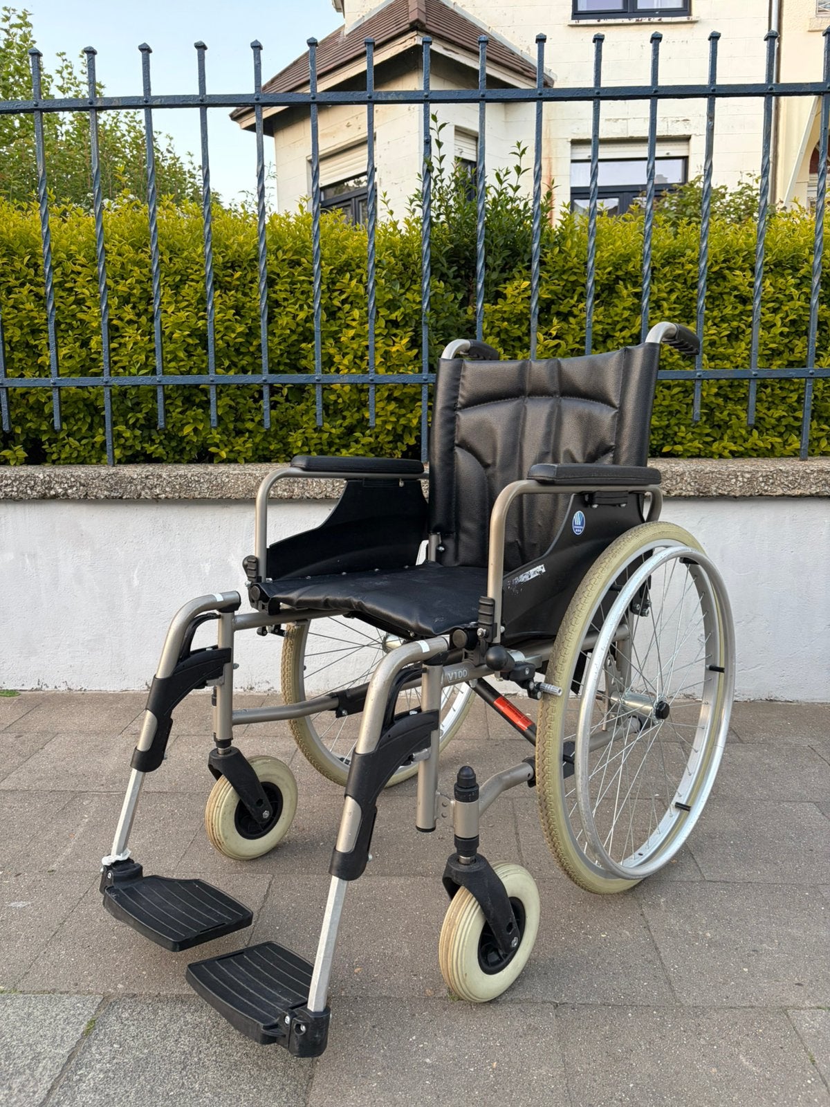 Vermeiren V 200 opvouwbare rolstoel nieuwstaat, Ophalen of Verzenden, Inklapbaar, Zo goed als nieuw, Handbewogen rolstoel