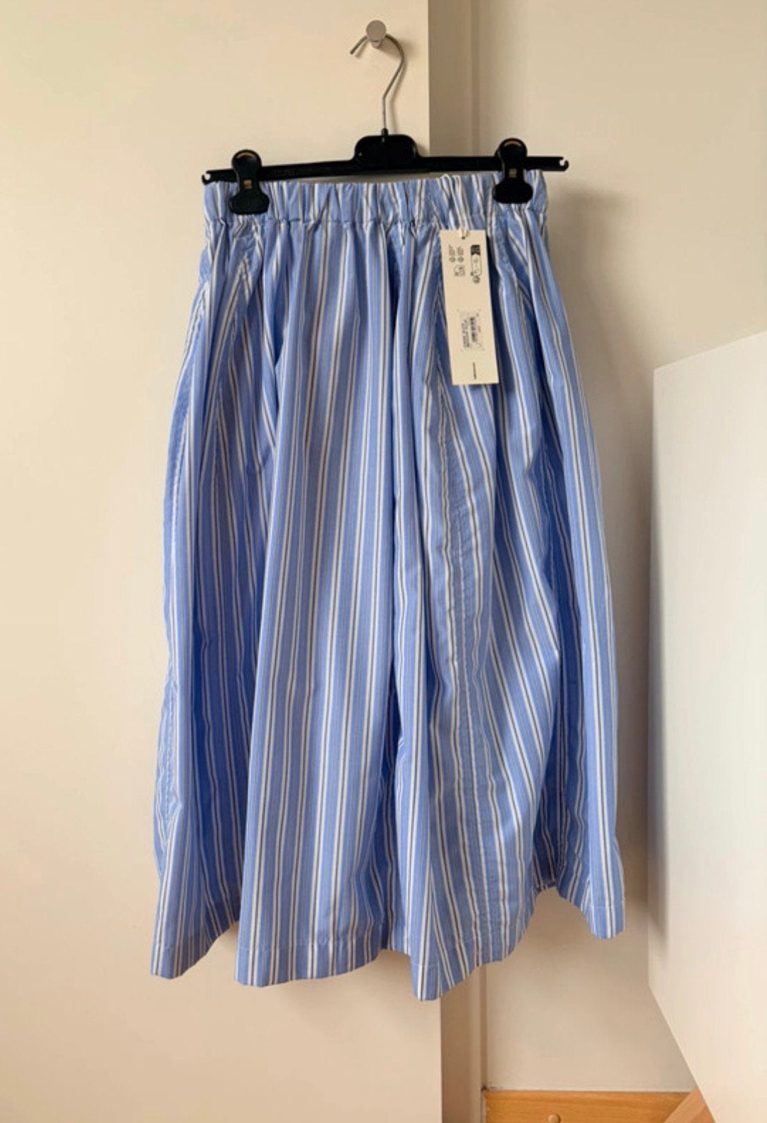 Jupe neuve - taille 34, Vêtements | Femmes, Jupes, Neuf, Enlèvement ou Envoi, Taille 34 (XS) ou plus petite, Bleu