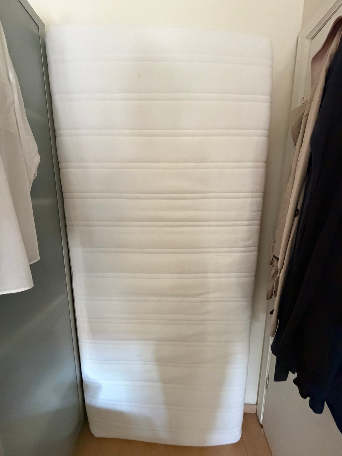 Matelas 90x200 en mousse (Ikea) à donner, 90 cm, Matelas, Une personne, Enlèvement