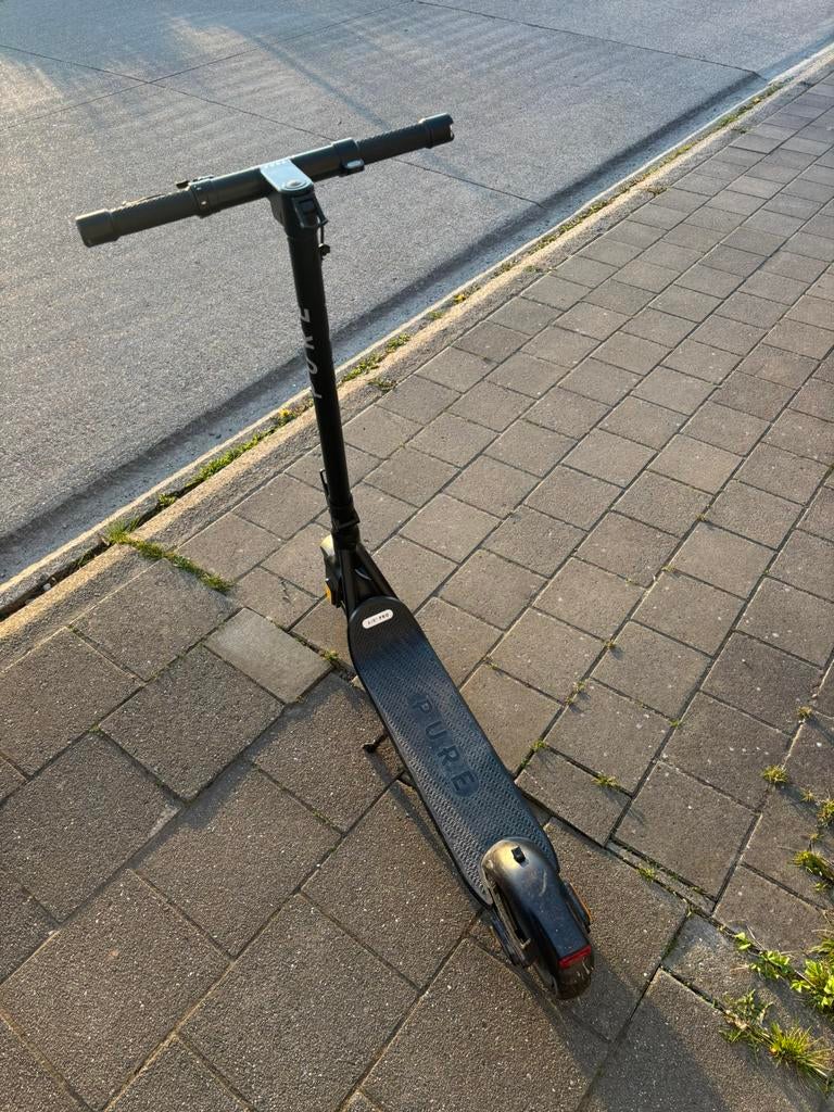 Pure air 3 pro, Fietsen en Brommers, Ophalen, Zo goed als nieuw, Elektrische step (E-scooter)