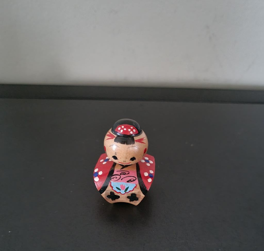 Super schattige miniatuur kokeshi, Antiek en Kunst, Verzenden