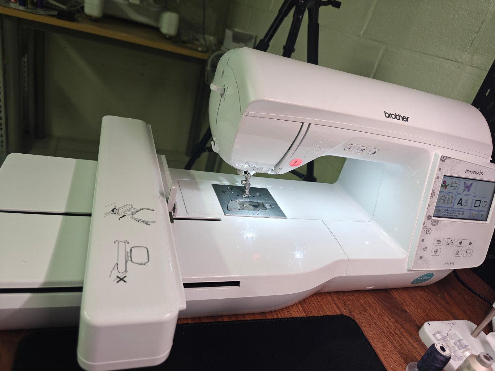 Brother borduurmachine innov-is 880E, Hobby en Vrije tijd, Ophalen, Zo goed als nieuw, Brother
