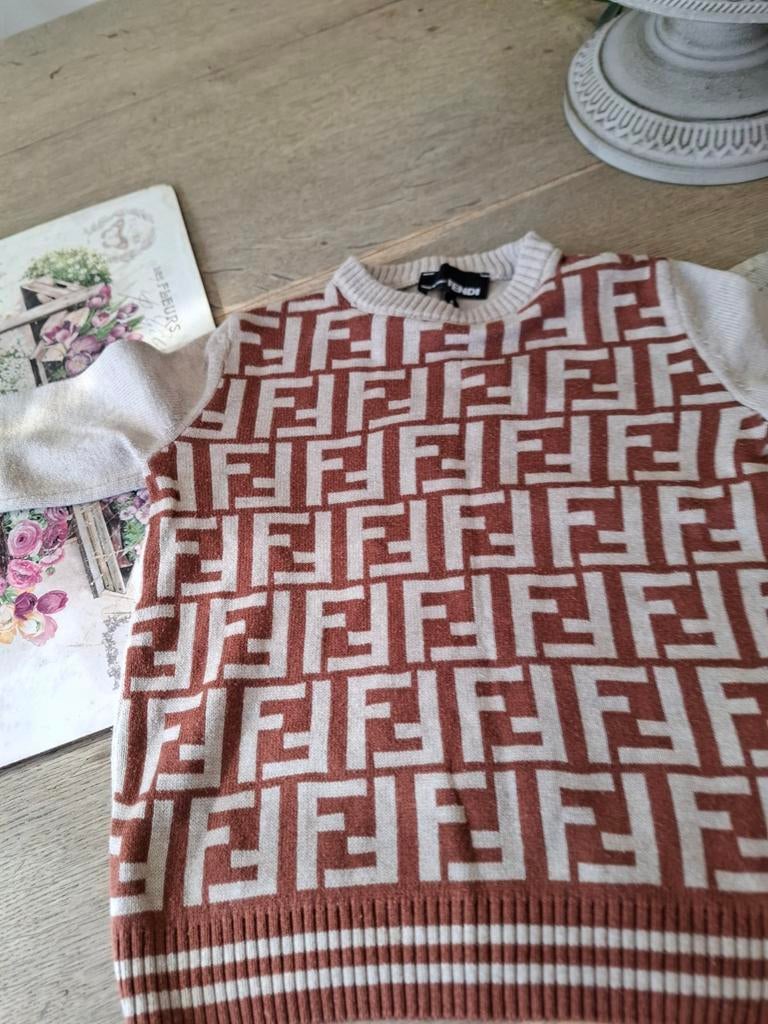 Pull  fendi  enfant, Kinderen en Baby's