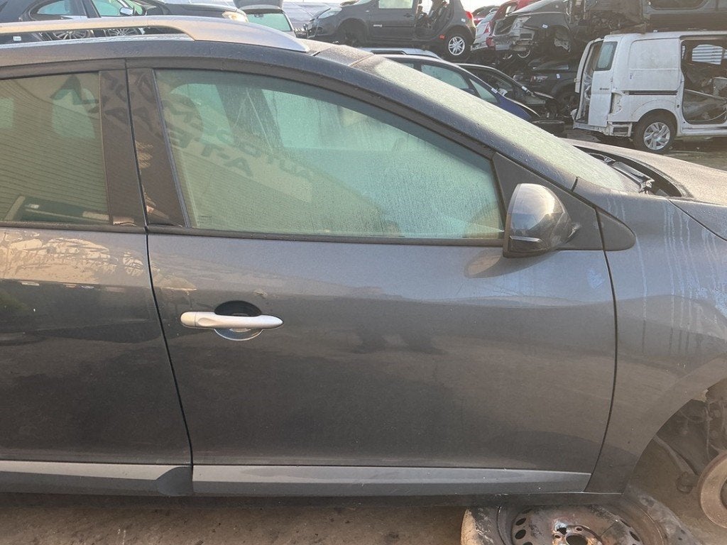 PORTE AVANT DROITE Megane III Grandtour (KZ) (|801006560R|), Renault, Utilisé, Peter-Huppertz-Straße 5
51063  Köln, DE, Porte