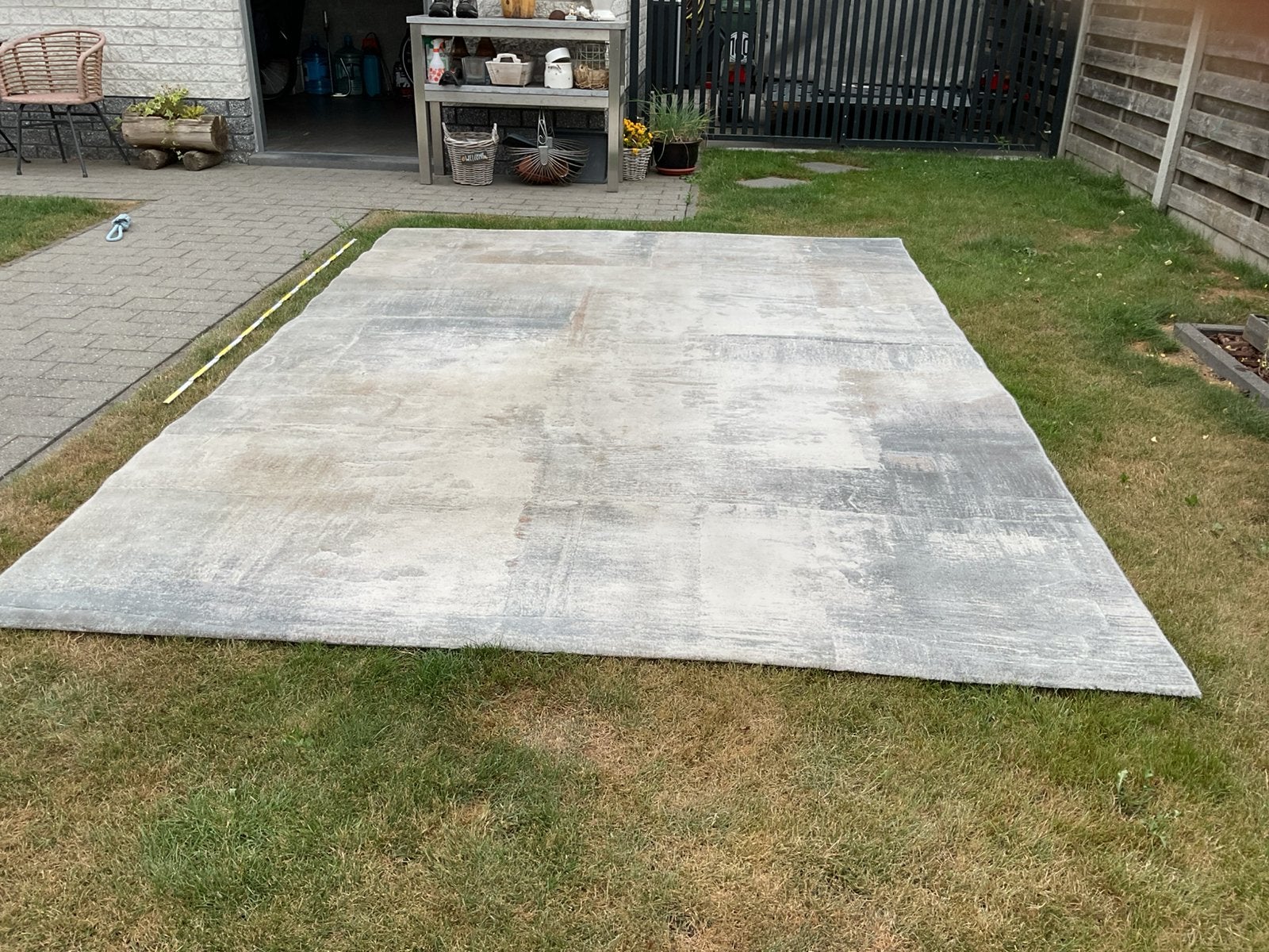 Nouveau tapis, Enlèvement, Comme neuf