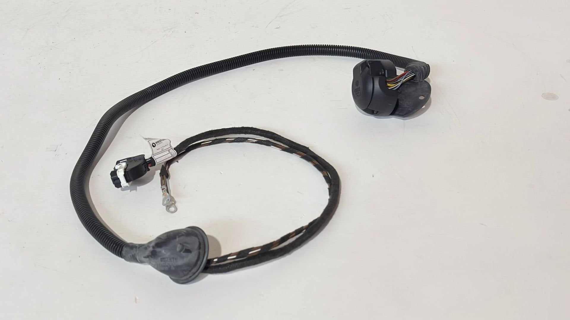Audi A3 trekhaak kabel KSSK-83 / A1, Gebruikt, AUDI AG, Auto-Union-Strasse 1
85045  Ingolstadt, DE, Audi