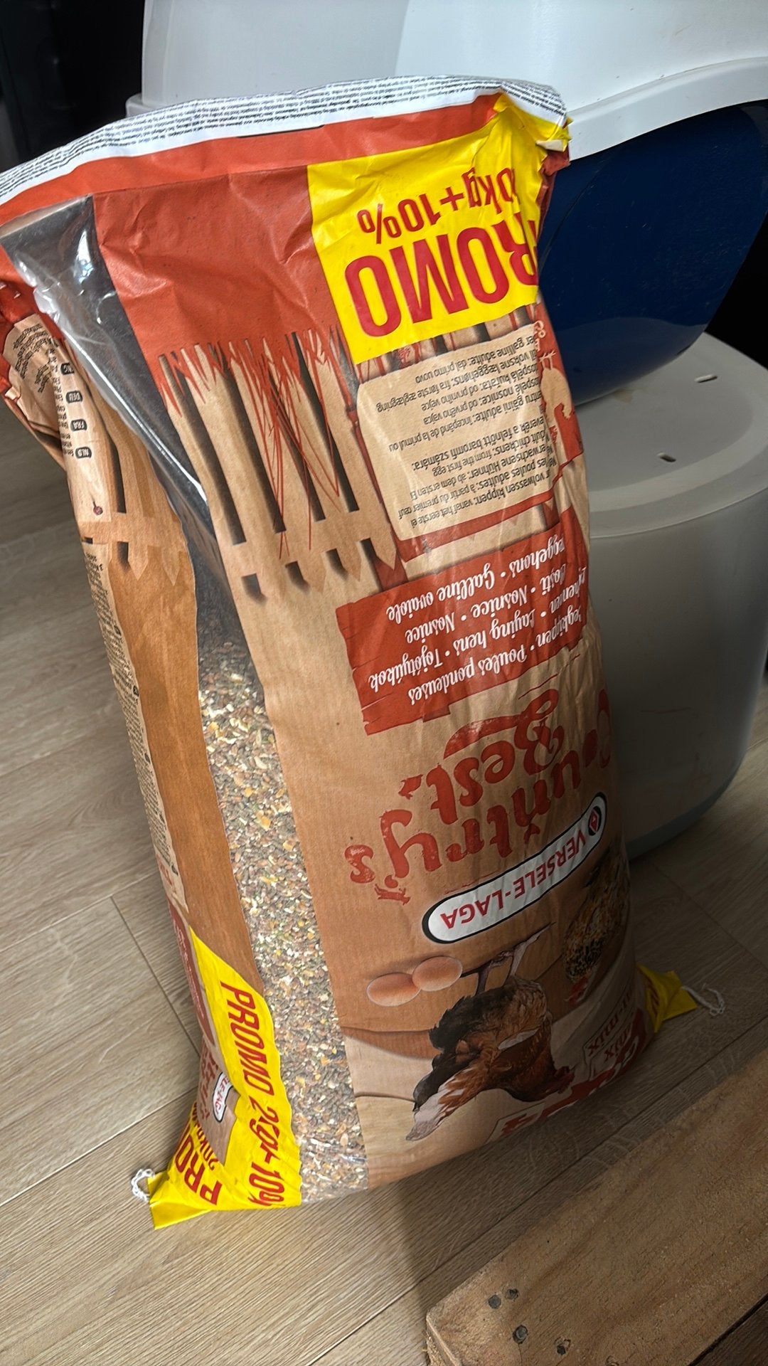 Versele-laga Gold 4 mix 22kg chicken food, Ophalen