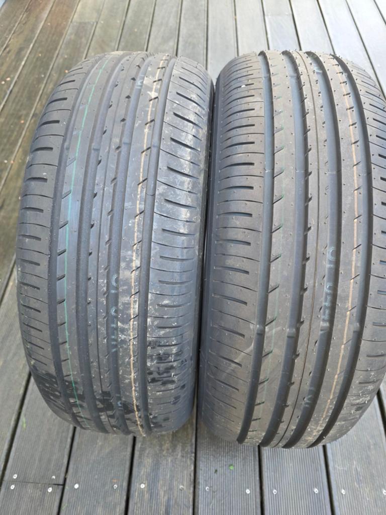 Vend pneus Toyo neuf.215/55/18., Enlèvement