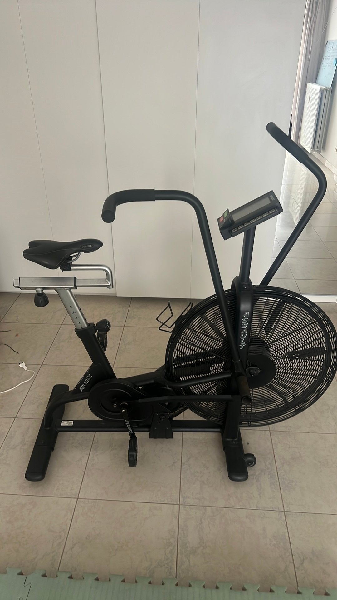 Assault bike, Sport en Fitness, Ophalen, Zo goed als nieuw