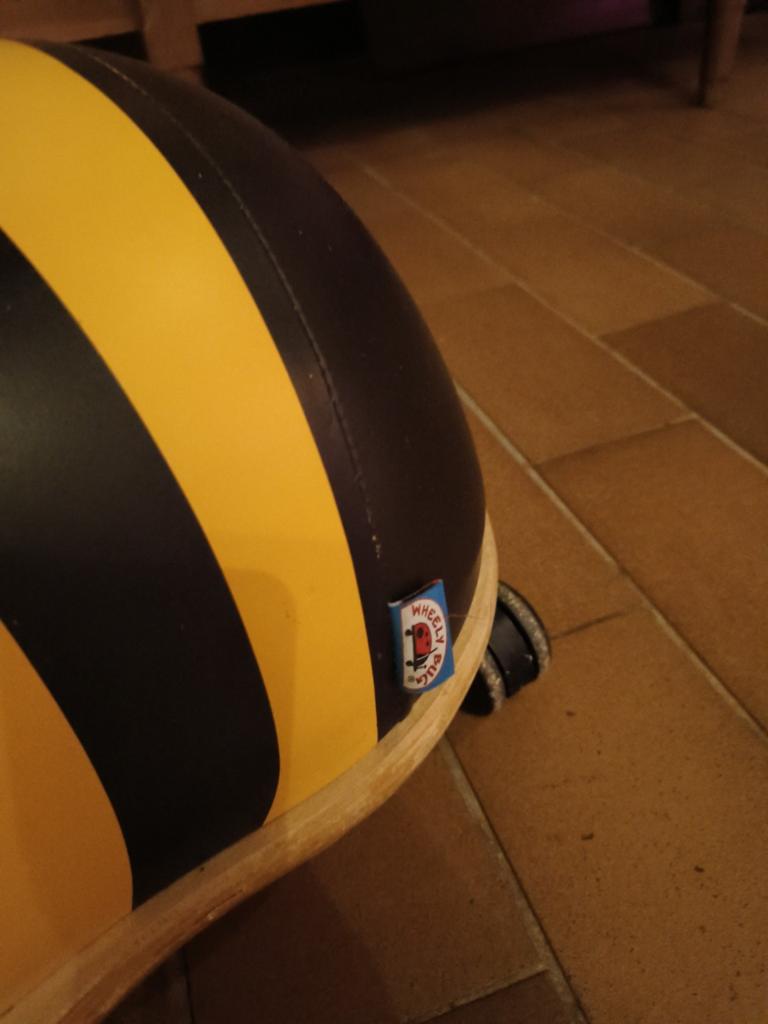 Wheely Bug Bij – loopwagen / ride-on, Kinderen en Baby's, Ophalen