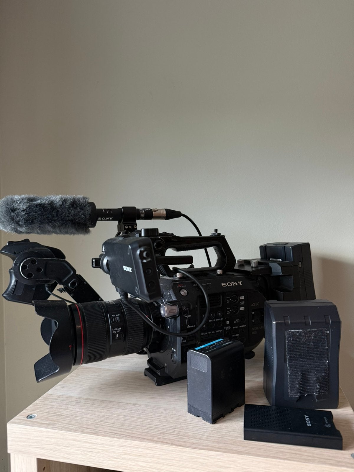 Sony FS7 Mark II & Canon 24-105 F4 + accessoires, Enlèvement, Utilisé, Sony