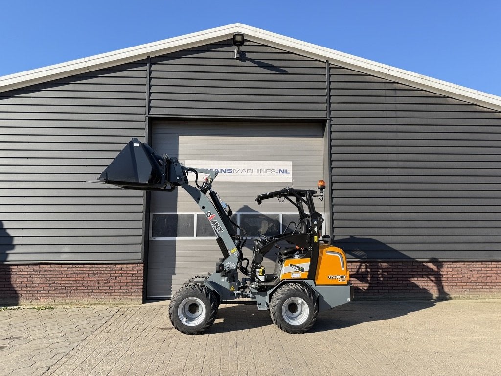Giant G2300 X-TRA HD minishovel NIEUW (pro inching / kogeltr, Zakelijke goederen, Tobroco, Info@tobroco.nl, Sprendlingenstraat 57
5061 KM  Oisterwijk, NL