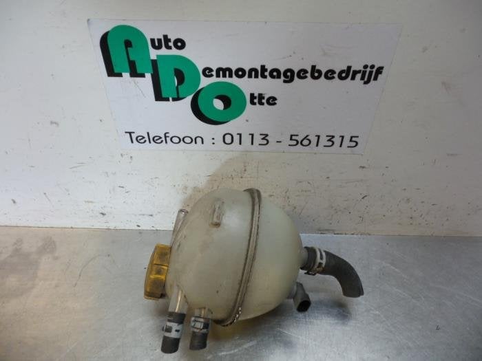 Réservoir d'expansion d'un Opel Vectra (Vectra C 02-), -, Opel, 3 mois de garantie, Utilisé