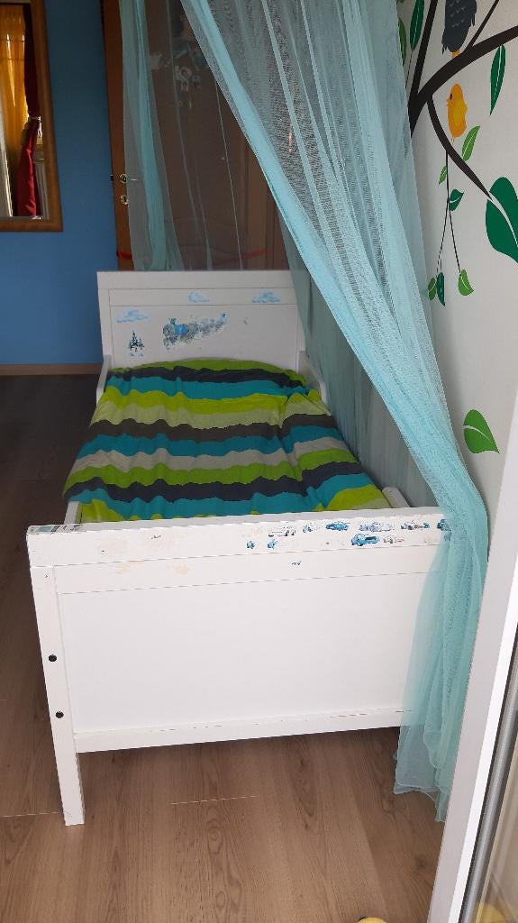 Beau lit enfant, Sommier à lattes, 70 à 85 cm, Enlèvement, Utilisé