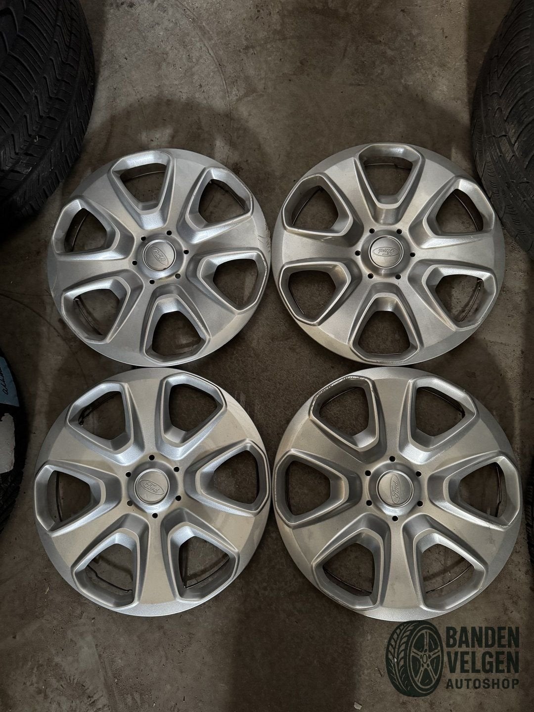 Ford Fiesta Wieldoppen set 15 Inch FDT332 1021 8V21-1130-H, Gebruikt, -, -, Ophalen of Verzenden