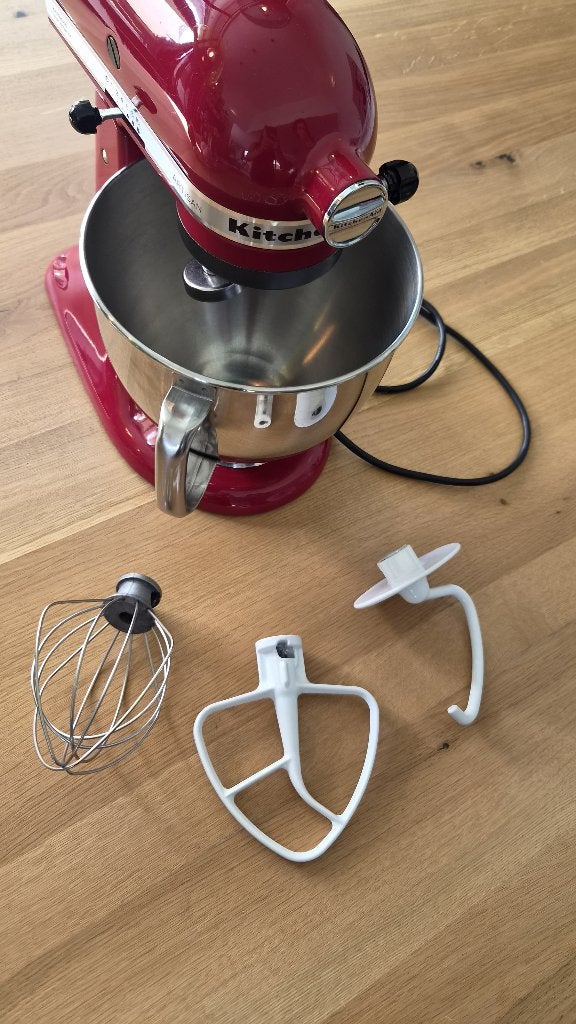 KitchenAid Artisan 5KSM150 – Appelrood – 4,8 L, Elektronische apparatuur, 4 liter of meer, Ophalen, Gebruikt, 3 snelheden of meer